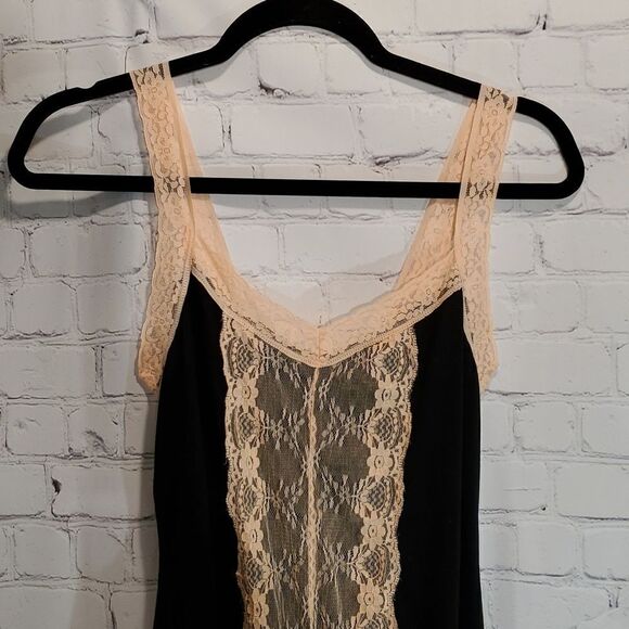 Frederick's of Hollywood black lace shorts romper size S - Picture 2 of 8